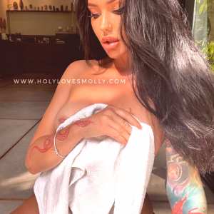 holylovesmolly Nude OnlyFans Leaks