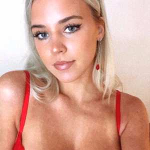 iza-leslie Nude OnlyFans Leaks