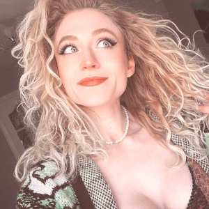 janet-devlin Nude OnlyFans Leaks