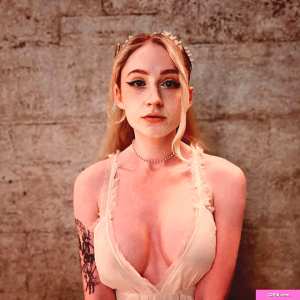 janet-devlin Nude OnlyFans Leaks