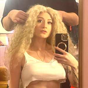 janet-devlin Nude OnlyFans Leaks