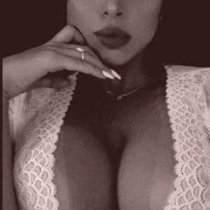 juju-bellini Nude OnlyFans Leaks