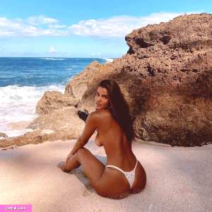 julia-muniz-robinson Nude OnlyFans Leaks