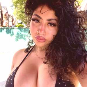 Julie Azi Nude Leaks Onlyfans