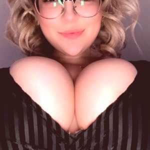 k8it-lyn5683 Nude OnlyFans Leaks