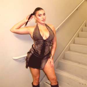 kalani-hilliker Nude OnlyFans Leaks