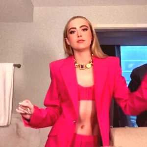 kathryn-newton Nude OnlyFans Leaks