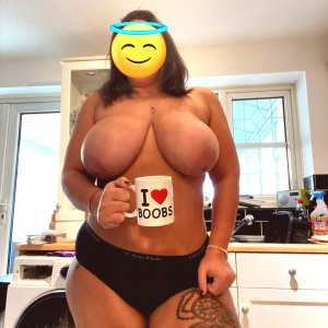 kcupsbrunette Nude OnlyFans Leaks