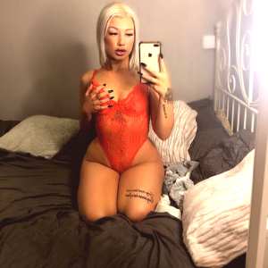 kelsie-stewart Nude OnlyFans Leaks