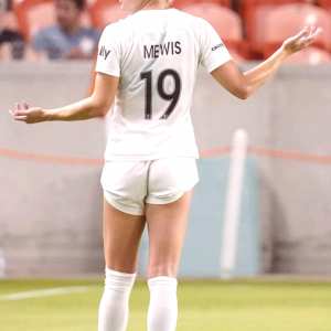 kristie-mewis Nude OnlyFans Leaks