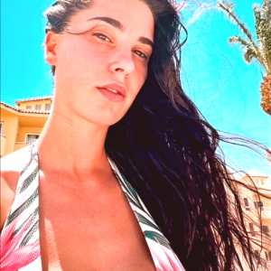 laura-petard Nude OnlyFans Leaks