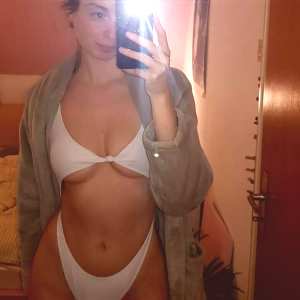 lil-hanne-1 Nude OnlyFans Leaks