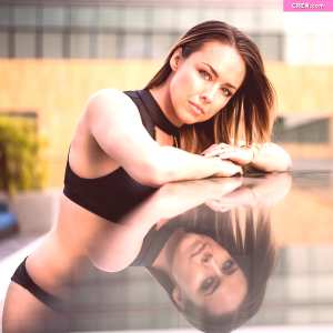 lindsey-mckeon Nude OnlyFans Leaks