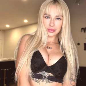 lindseyparanormal Nude OnlyFans Leaks