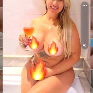 loiradahornet Nude OnlyFans Leaks