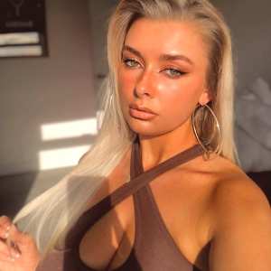 lucy-cartlidge Nude OnlyFans Leaks