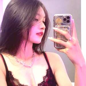 luna-hwang Nude OnlyFans Leaks