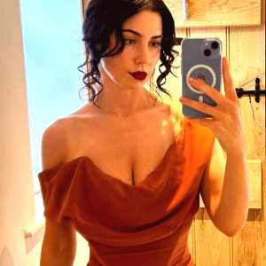 marina-diamandis Nude OnlyFans Leaks