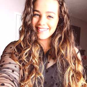 mary-mouser Nude OnlyFans Leaks