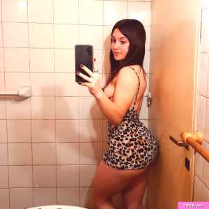 melina-guida Nude OnlyFans Leaks