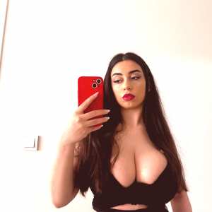 mervedamla Nude OnlyFans Leaks