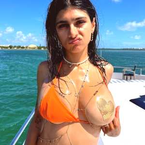 mia-khalifa Nude OnlyFans Leaks