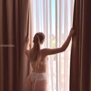 miamikuvip Nude OnlyFans Leaks