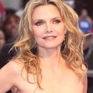 michelle-pfeiffer_0011-300px