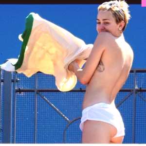 miley-cyrus Nude OnlyFans Leaks