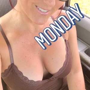 milf-monie Nude OnlyFans Leaks