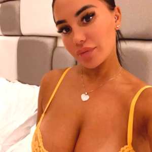 milla-jasmine Nude OnlyFans Leaks