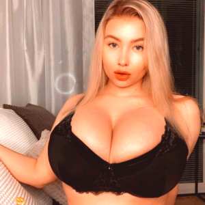 miss-paraskeva Nude OnlyFans Leaks