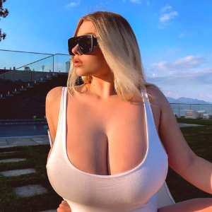 miss-paraskeva Nude OnlyFans Leaks