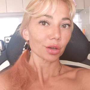 mommy-di Nude OnlyFans Leaks