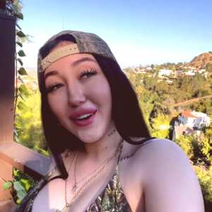 noah-cyrus Nude OnlyFans Leaks