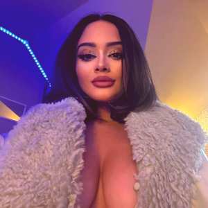 paolakrystal Nude OnlyFans Leaks