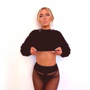 paulina-gretzky Nude OnlyFans Leaks