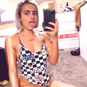 poppinmolly04 Nude OnlyFans Leaks