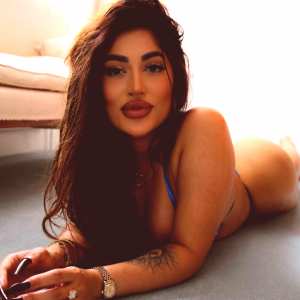 priya-yasmin-x Nude OnlyFans Leaks