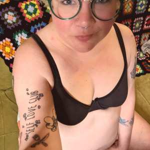 queergreer420 Nude OnlyFans Leaks