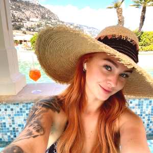 redheadragonmodel Nude OnlyFans Leaks