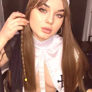 renata-moon - EmilyFar, EvaLoveS_, LutealSeat113, MissEmily_, OutsideDrill14, crimson.moon, emily_moul, lola_moon__, marshadee, renata_moon avatar