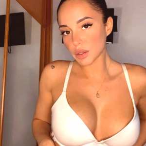 renataxx19 Nude OnlyFans Leaks