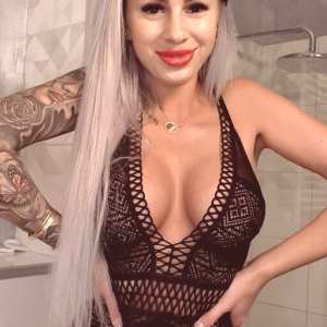 roxanaa23 Nude OnlyFans Leaks