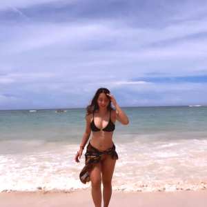 sabrina-pezeshkian Nude OnlyFans Leaks