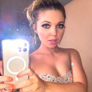 sammi-hanratty Nude OnlyFans Leaks