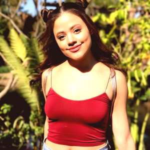 sarah-jeffery Nude OnlyFans Leaks