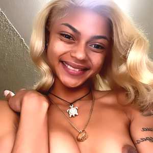 sheslilmama Nude OnlyFans Leaks