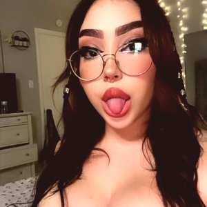 skzdesiree Nude OnlyFans Leaks