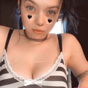 smokewitch13 Nude OnlyFans Leaks